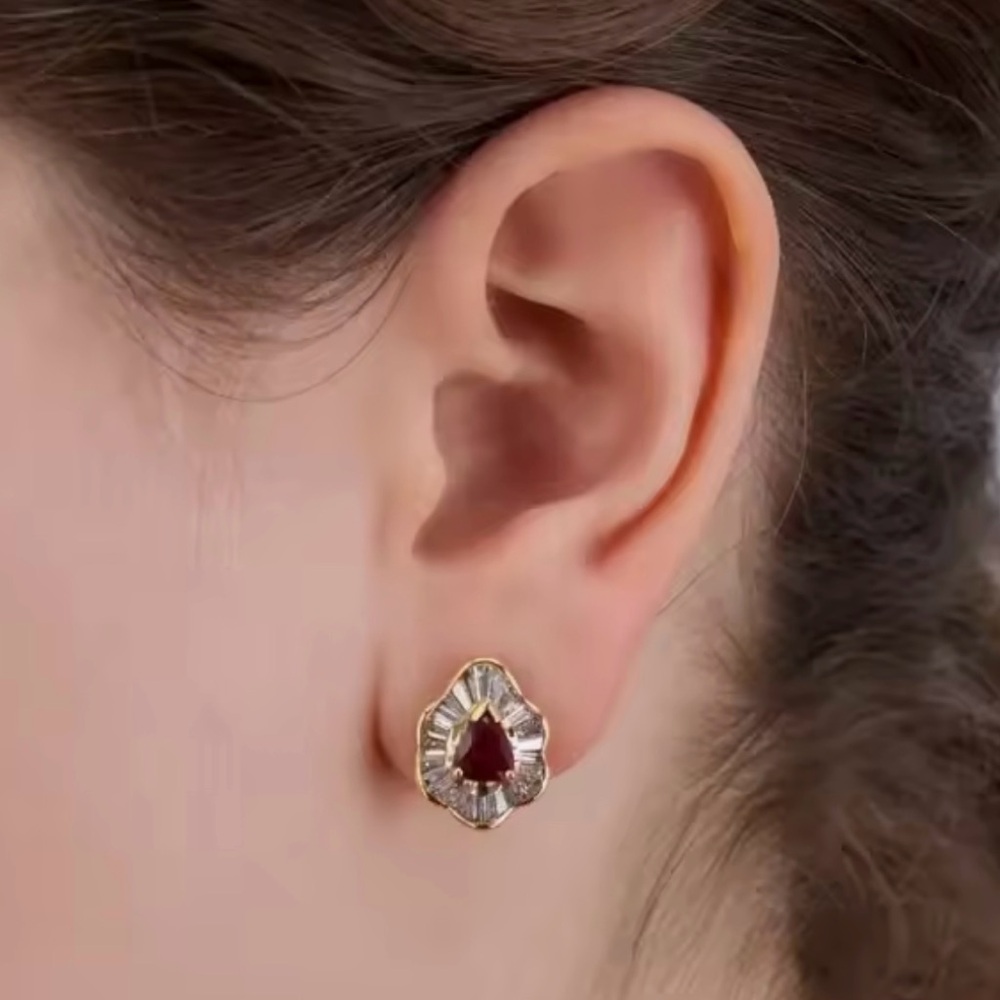 NEW Elegant Gold and Red Teardrop Earrings
